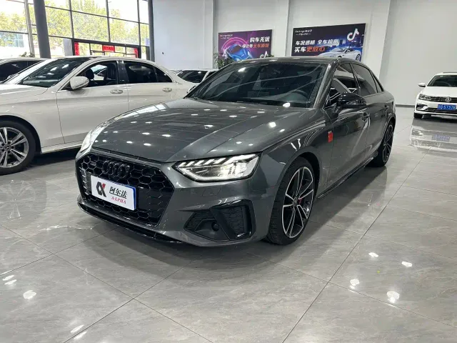 Фотография автомобиля — Audi A4L