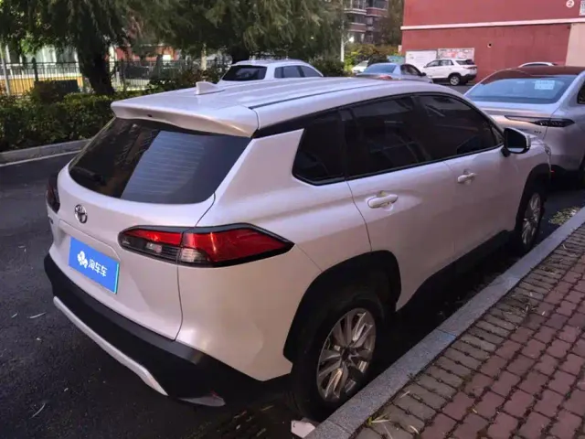 Toyota Corolla Cross — Фото автомобиля 3