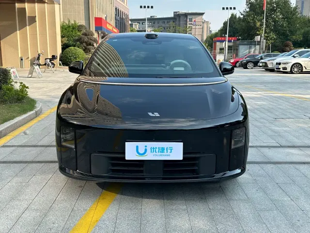 Li Auto i6 — Фото автомобиля 3