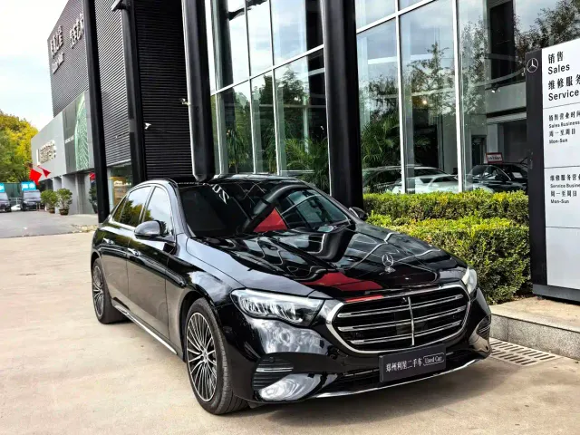 Mercedes-Benz E-Class — Фото автомобиля 2