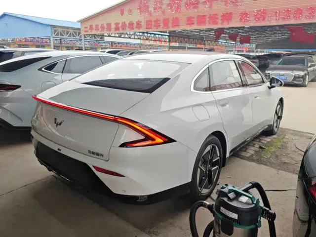 Wuling Starlight — Фото автомобиля 3