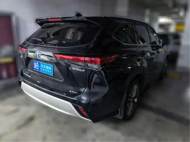 Toyota Highlander — Фото автомобиля 2