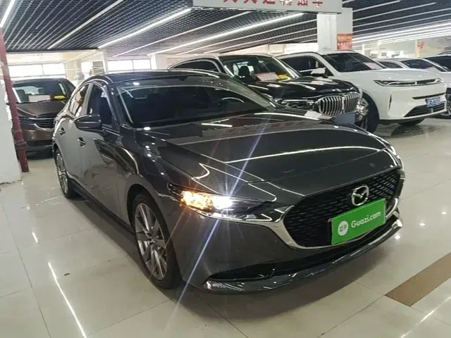 Mazda Axela — Фото автомобиля 3