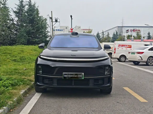 Li Auto L7 — Фото автомобиля 2