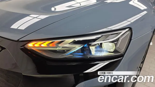 Audi e-tron GT — Фото автомобиля 15