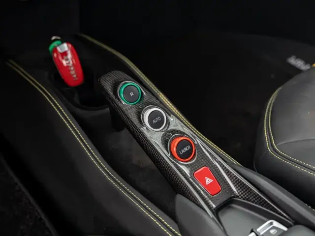Ferrari F8 — Фото автомобиля 14