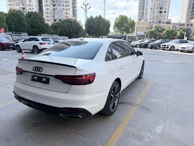Audi A4L — Фото автомобиля 11