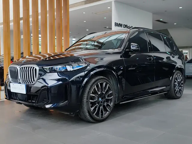 Фотография автомобиля — BMW X5
