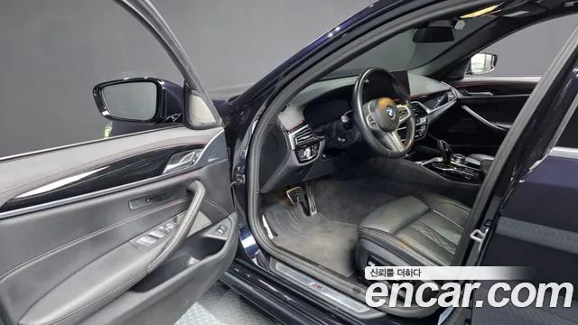 BMW 5 Series G30 — Фото автомобиля 15