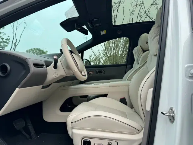 Li Auto i6 — Фото автомобиля 12