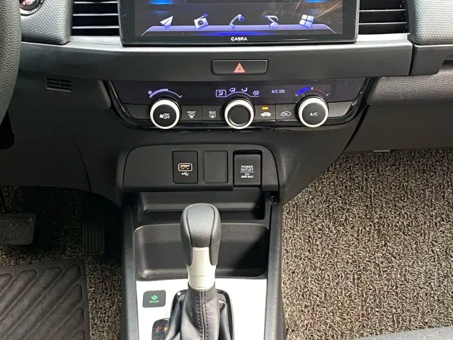 Honda Fit — Фото автомобиля 18