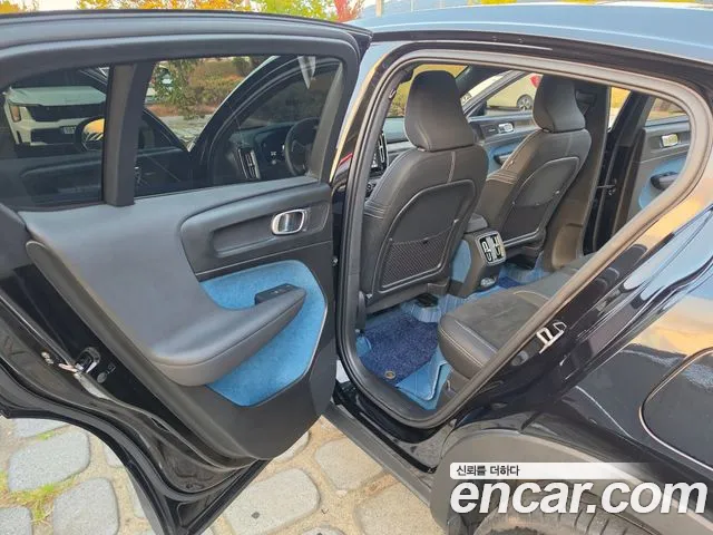Volvo C40 Recharge — Фото автомобиля 10