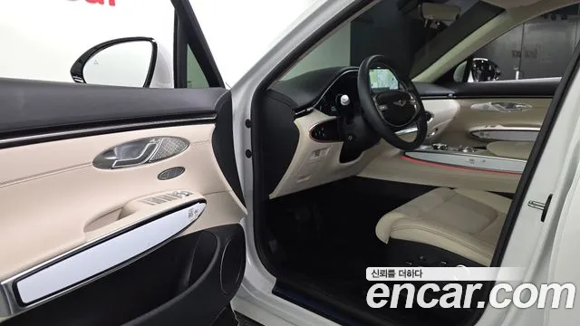 Genesis GV70 — Фото автомобиля 15