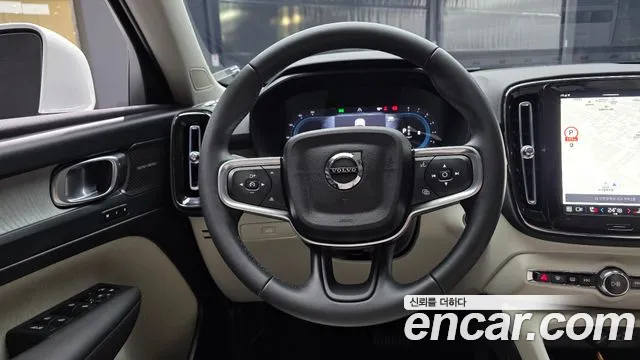 Вольво XC40 B4 Ultra Bright — Фото автомобиля 13