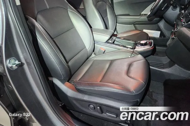 Kia Niro — Фото автомобиля 11
