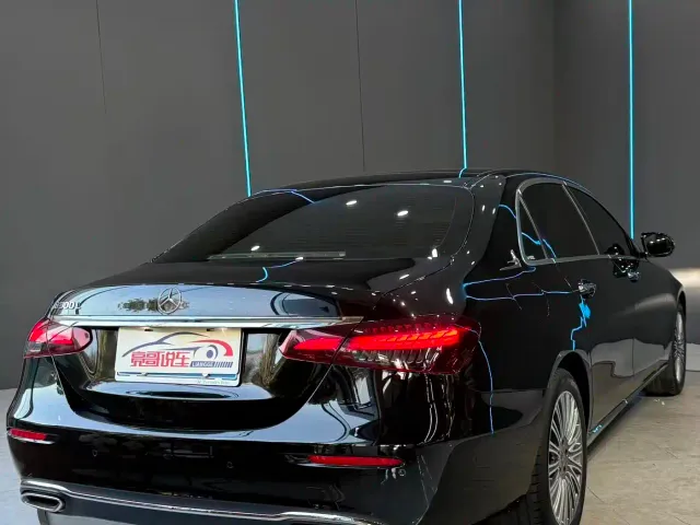 Mercedes-Benz E-Class — Фото автомобиля 6