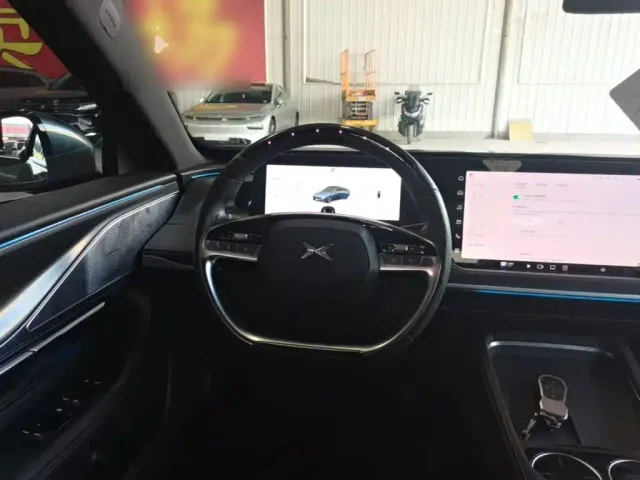 Xpeng P7 — Фото автомобиля 10