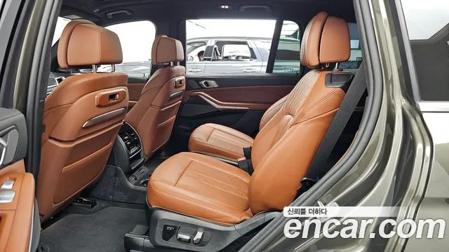 BMW X7 — Фото автомобиля 25
