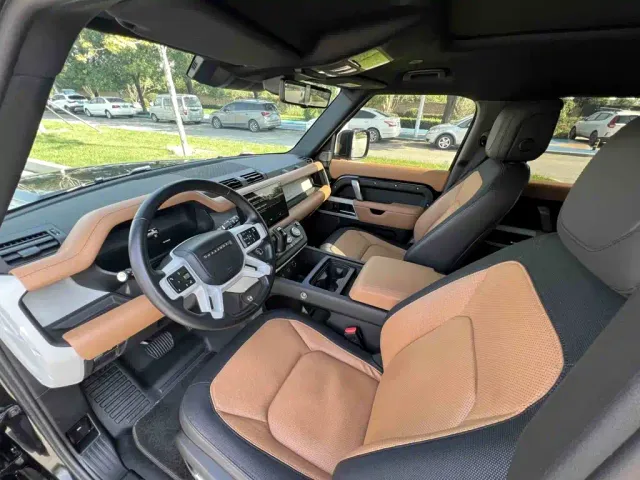 Land Rover Defender — Фото автомобиля 20