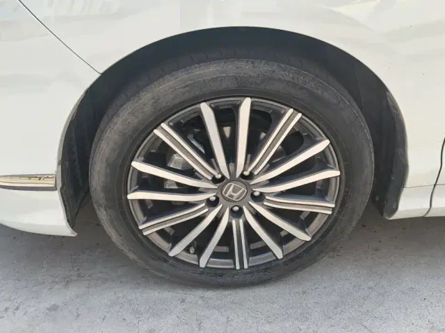 Honda Elysion — Фото автомобиля 6