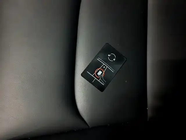 Tesla Model Y — Фото автомобиля 20