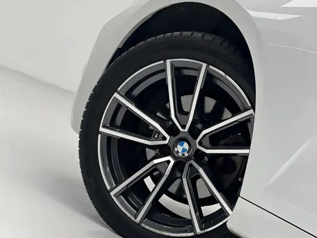BMW 3 Series — Фото автомобиля 10