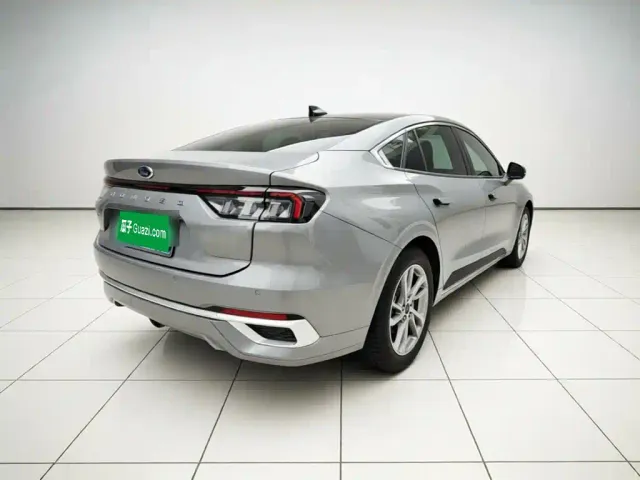 Ford Mondeo — Фото автомобиля 6