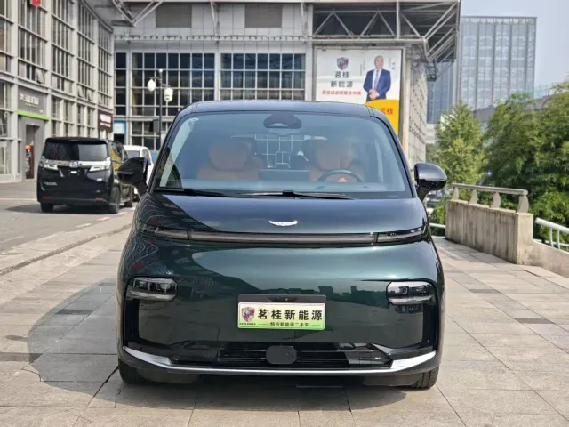 Geely Yizhen L380 — Фото автомобиля 4