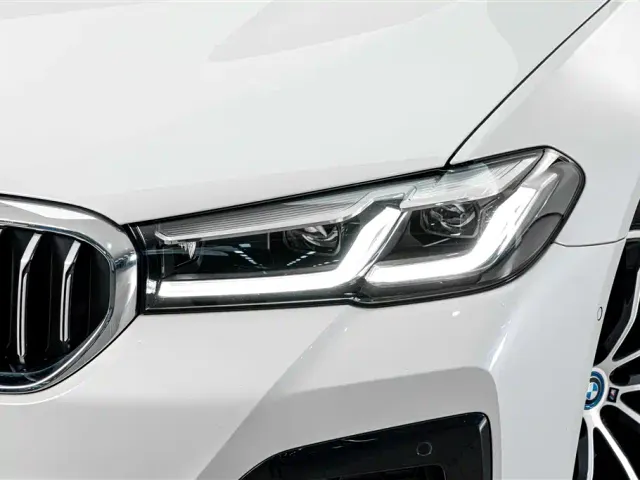 BMW 5 Series — Фото автомобиля 4