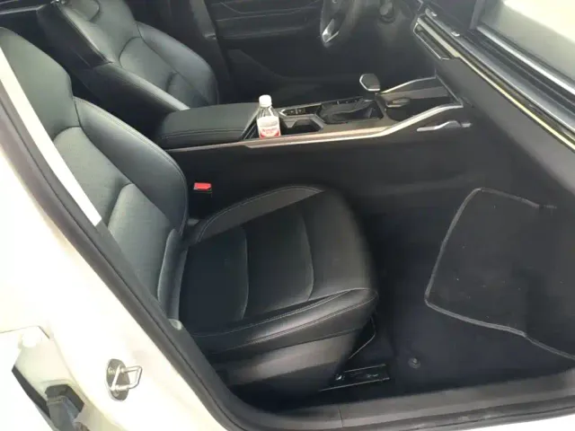 Geely Emgrand — Фото автомобиля 24