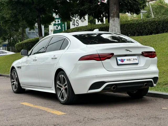 Jaguar XEL — Фото автомобиля 4