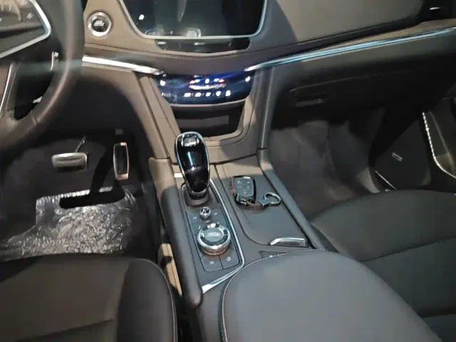 Cadillac XT5 — Фото автомобиля 13
