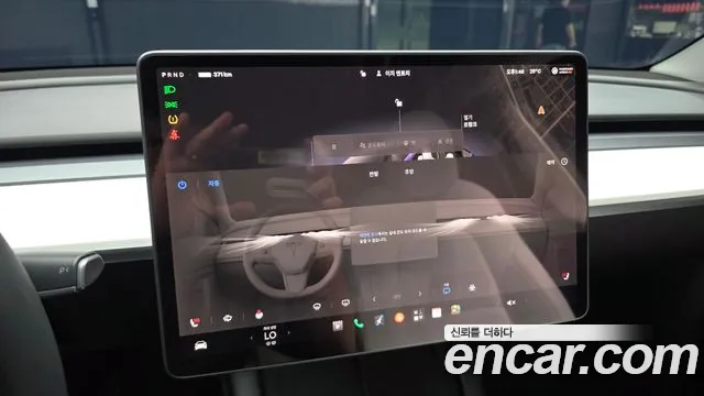 Tesla Model Y — Фото автомобиля 24