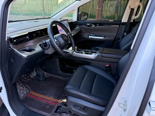 GAC Trumpchi E8 — Фото автомобиля 7