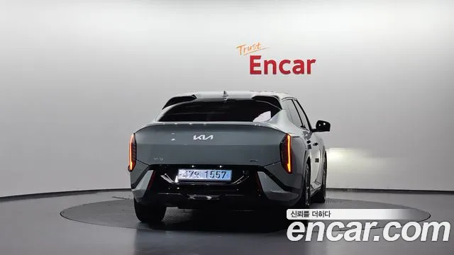 Kia EV4 — Фото автомобиля 4