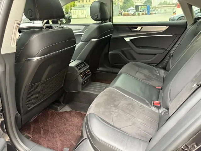 Audi A7L — Фото автомобиля 16