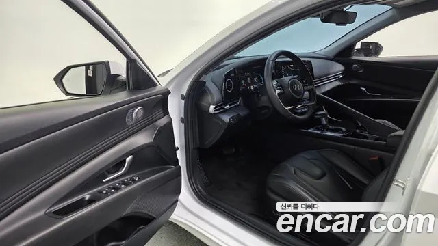 Hyundai Avante CN7 — Фото автомобиля 11