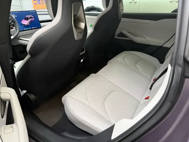 Xiaomi SU7 — Фото автомобиля 5