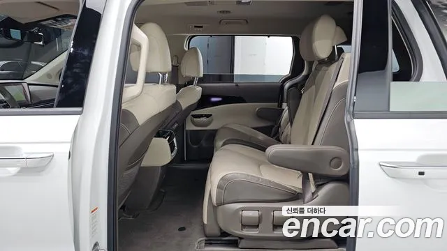 Kia Carnival Generation 4 — Фото автомобиля 18