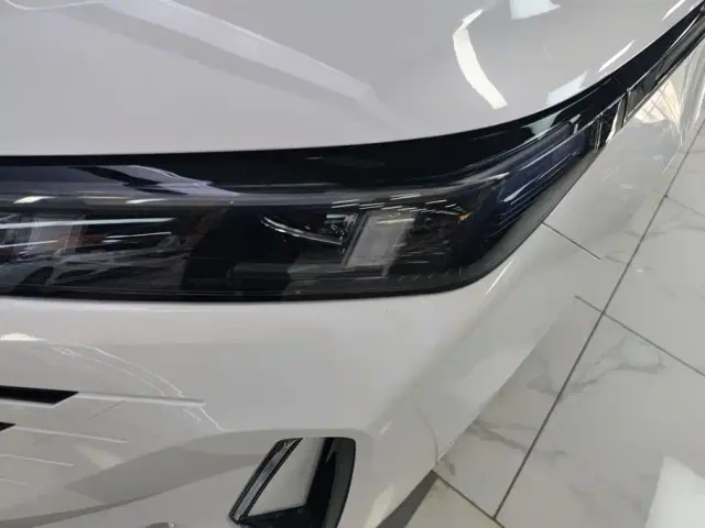 Changan Eado — Фото автомобиля 5