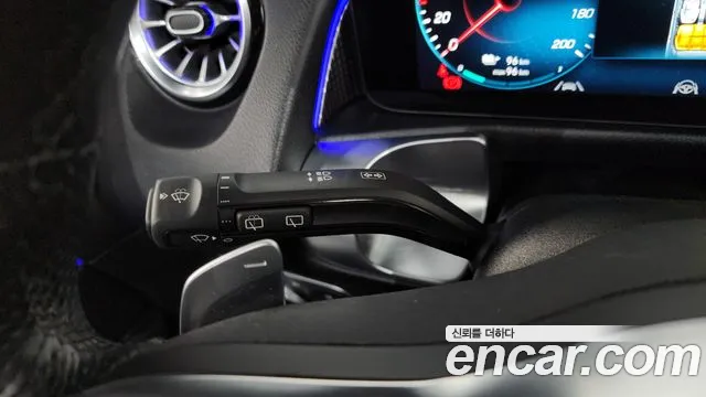 Mercedes-Benz EQB — Фото автомобиля 16
