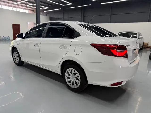 Toyota Vios — Фото автомобиля 4