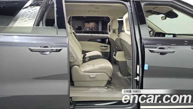 Kia Carnival Generation 4 — Фото автомобиля 17