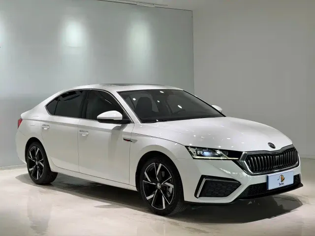 Skoda Octavia — Фото автомобиля 3