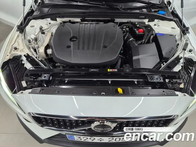 Вольво V60 V60 Cross Country 2 поколение B5 Ultimate AWD — Фото автомобиля 19