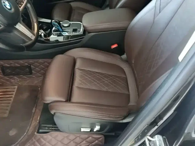 BMW iX3 — Фото автомобиля 14