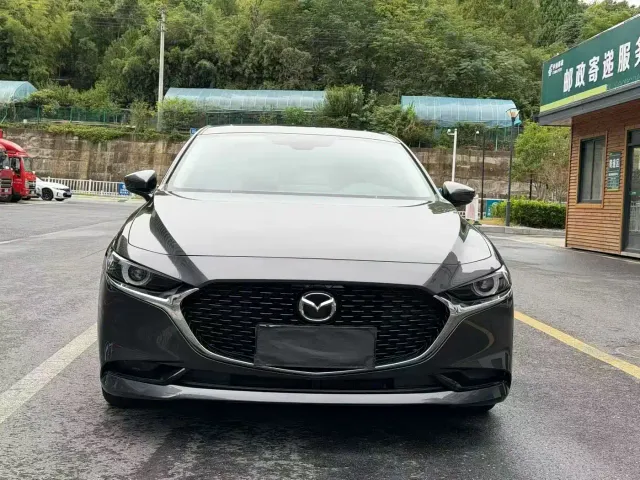 Mazda Axela — Фото автомобиля 2