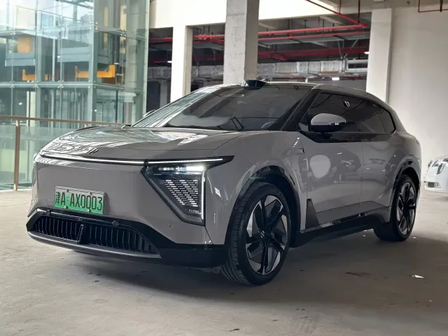 Li Auto L9 — Фото автомобиля 8