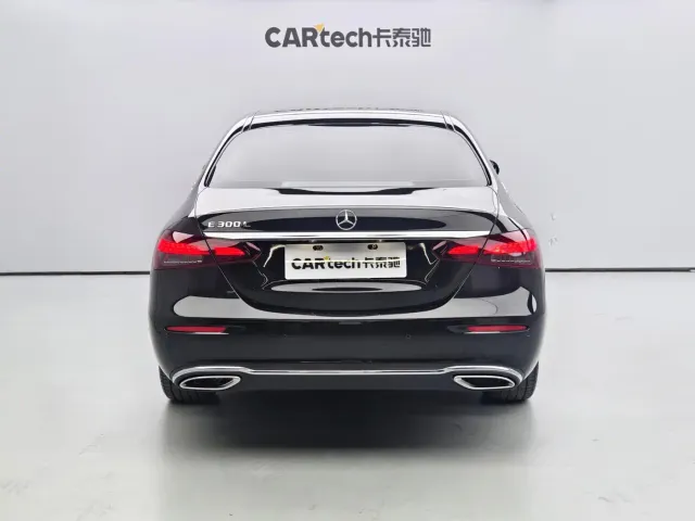 Mercedes-Benz E-Class — Фото автомобиля 5