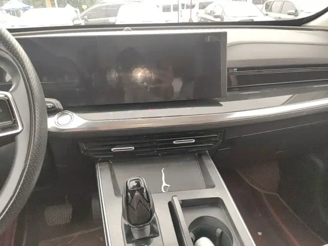 Roewe RX5 Max — Фото автомобиля 12